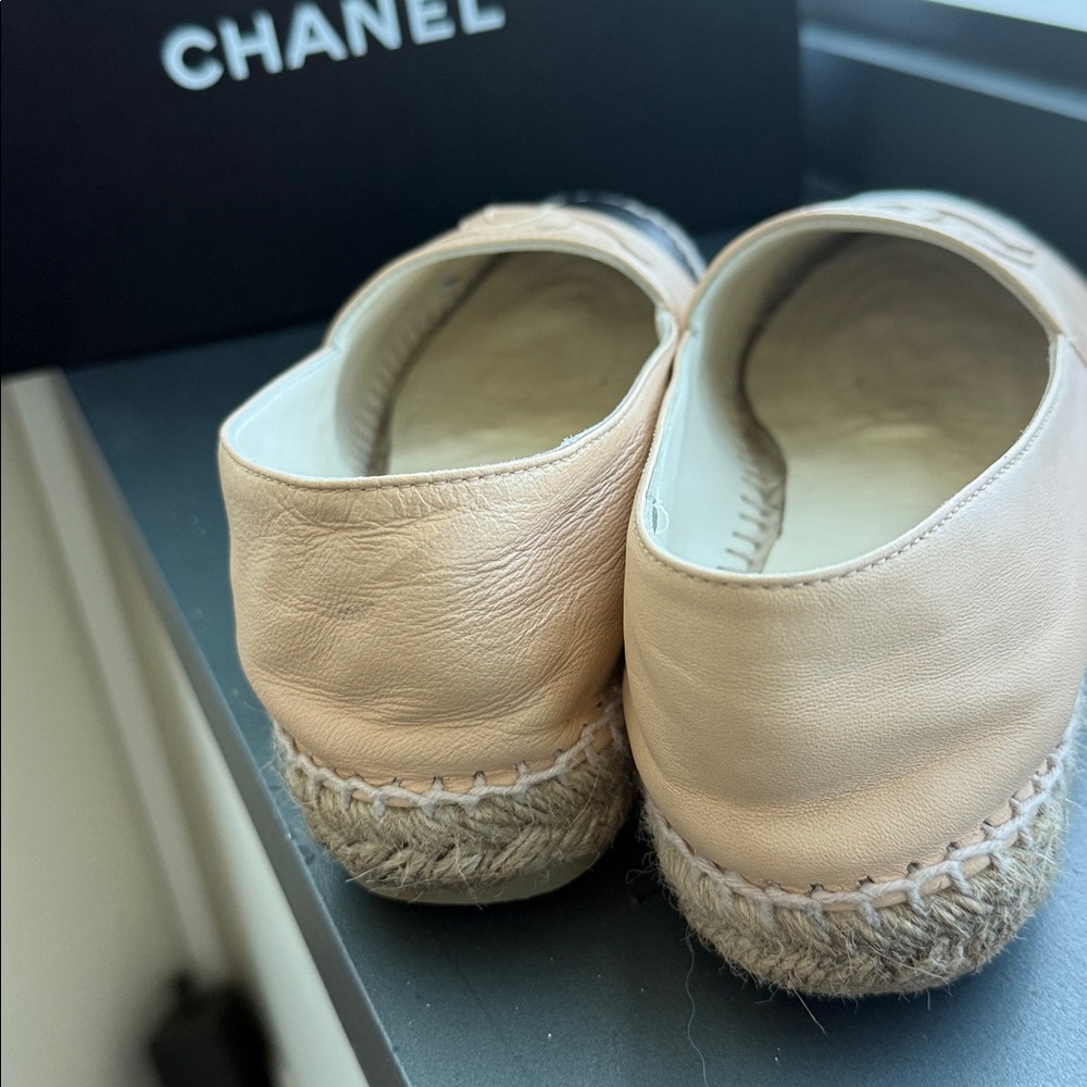 Chanel Espadrilles - size 7, comes with designer box & 2 dust bags - Picture 5 of 10